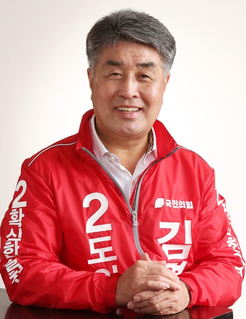 ▲ 김명만 도의원 후보.